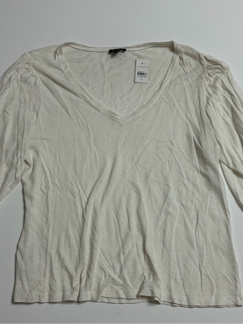 Ann Taylor Cream V-Neck Long Sleeve Top Sz M comfy casual wear cute